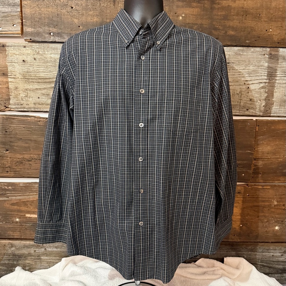 Dockers Men's Black and Gray Plaid Button Down Shirt